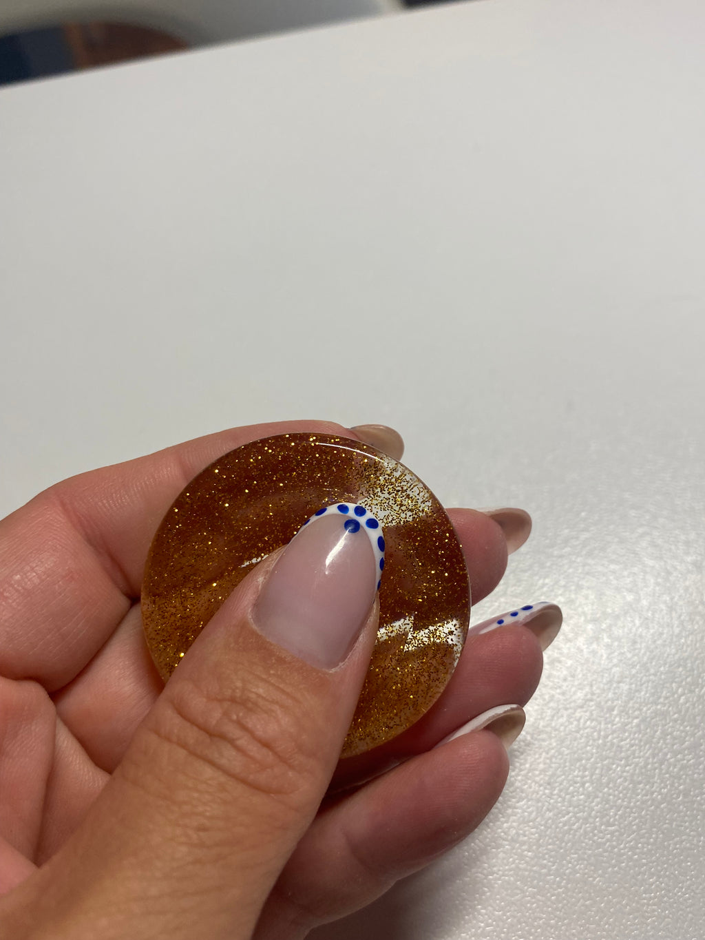 Galet sensoriel fait main paillettes doré et transparent