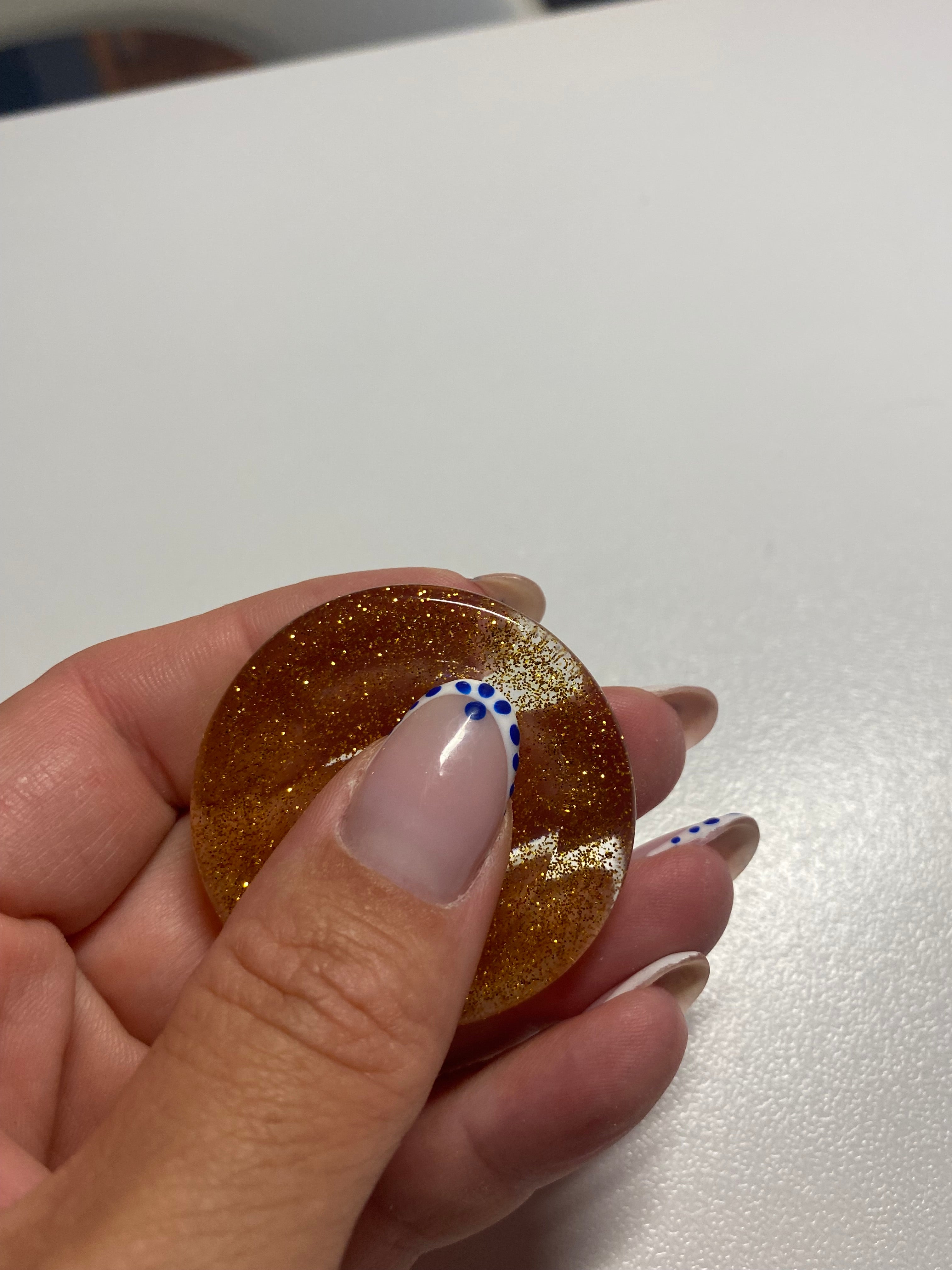 Galet sensoriel fait main paillettes doré et transparent
