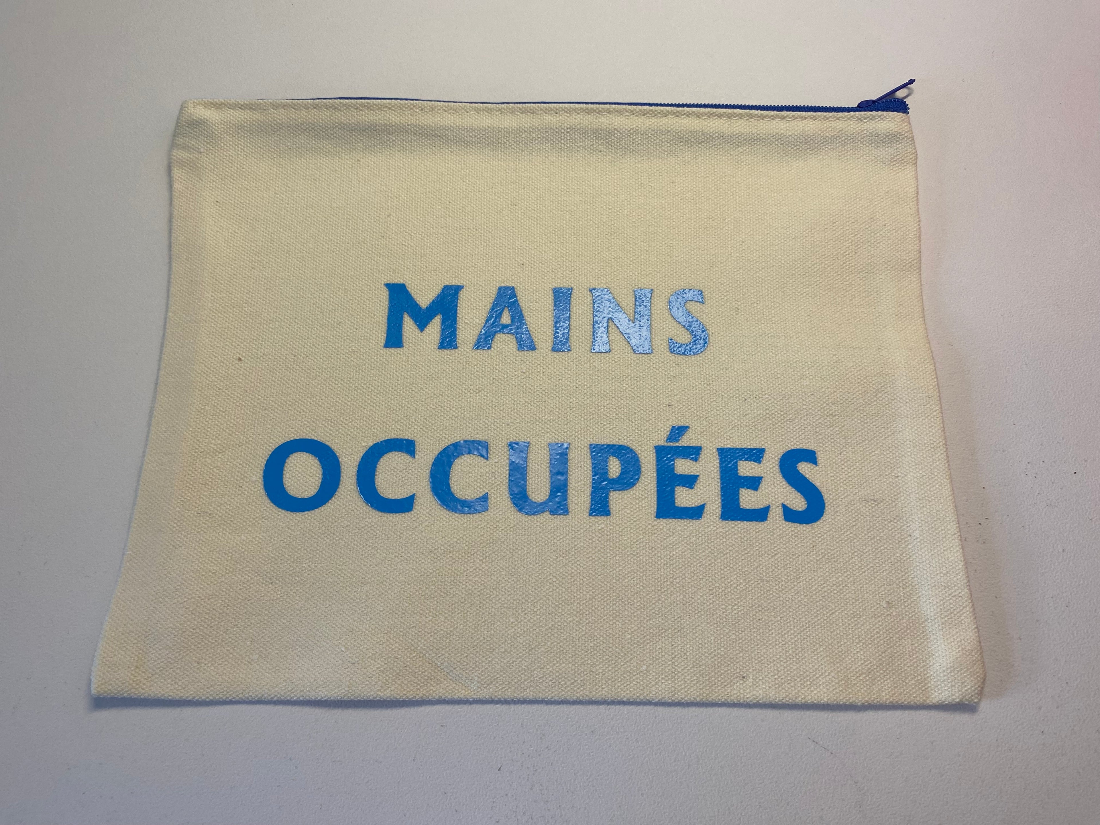 La Pochette live : Mains occupées esprit leger en bleu