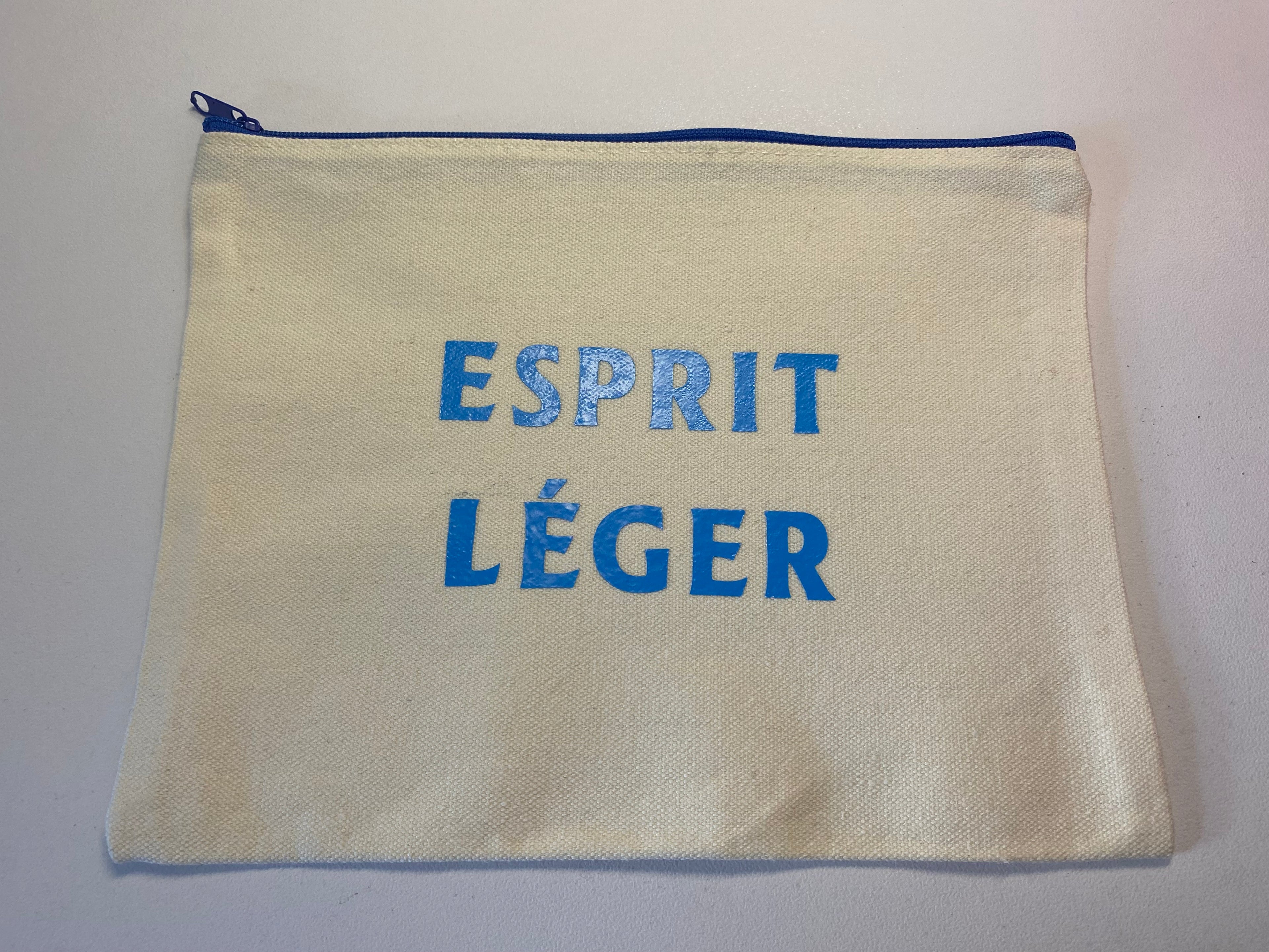 La Pochette live : Mains occupées esprit leger en bleu