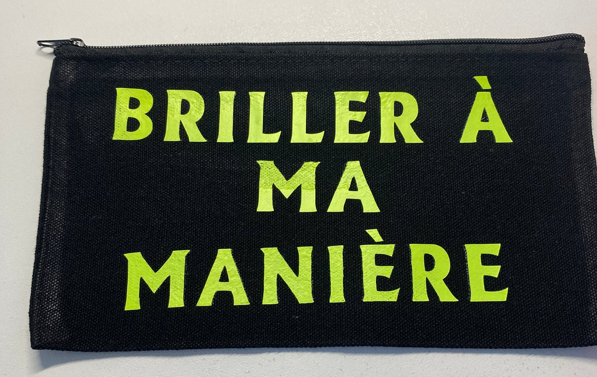 La Pochette live noir :  Briller à ma manière en jaune