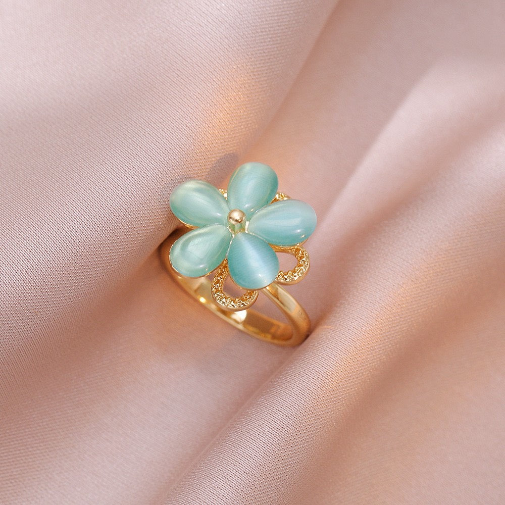 Bague fleur bleu argentée anti-stress ajustable – Discrète & apaisante