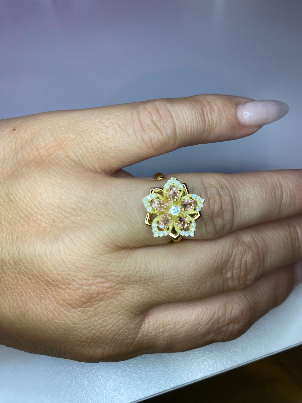 Bague fleur strass rose dorée anti-stress ajustable