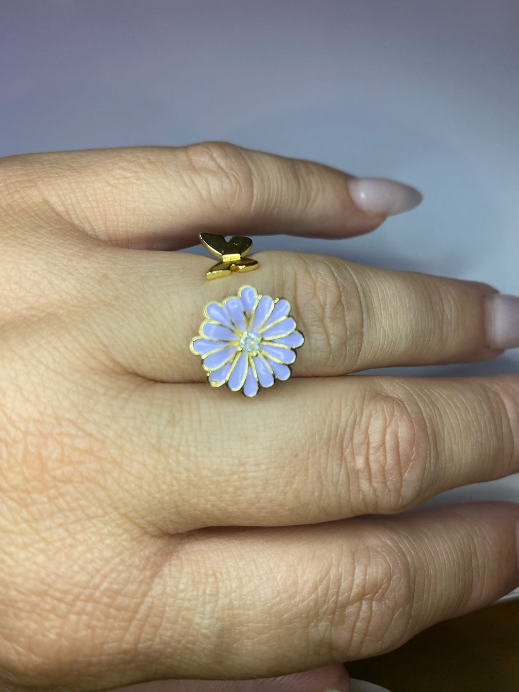 Bague fleur mauve pivotante et papillon doré anti-stress ajustable – Discrète &amp; apaisante