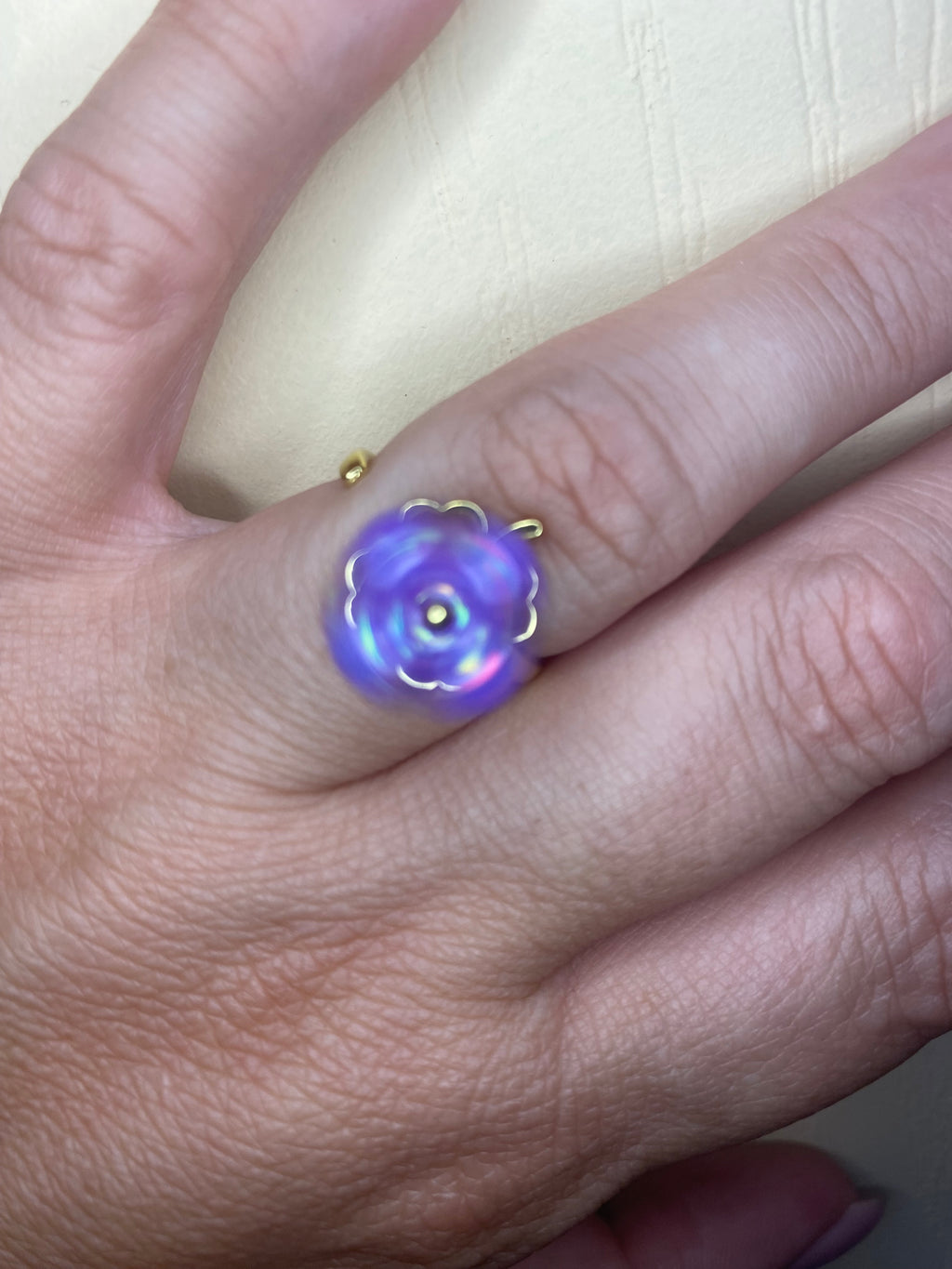 Bague trèfle violet pailleté pivotant anti-stress ajustable