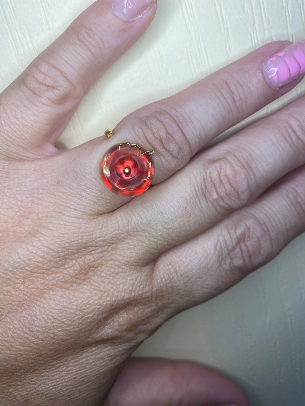 Bague trèfle rouge pivotant anti-stress ajustable