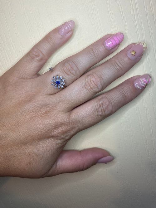 Bague fleur argentée cœur bleu pivotant anti-stress ajustable