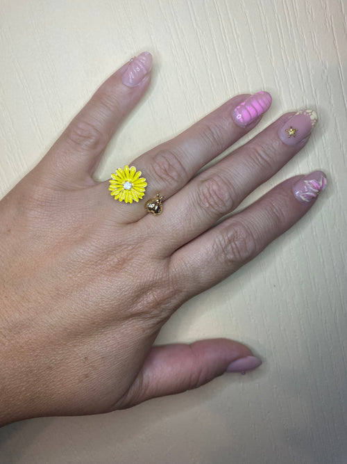 Bague fleur jaune pivotante et coccinelle dorée anti-stress ajustable