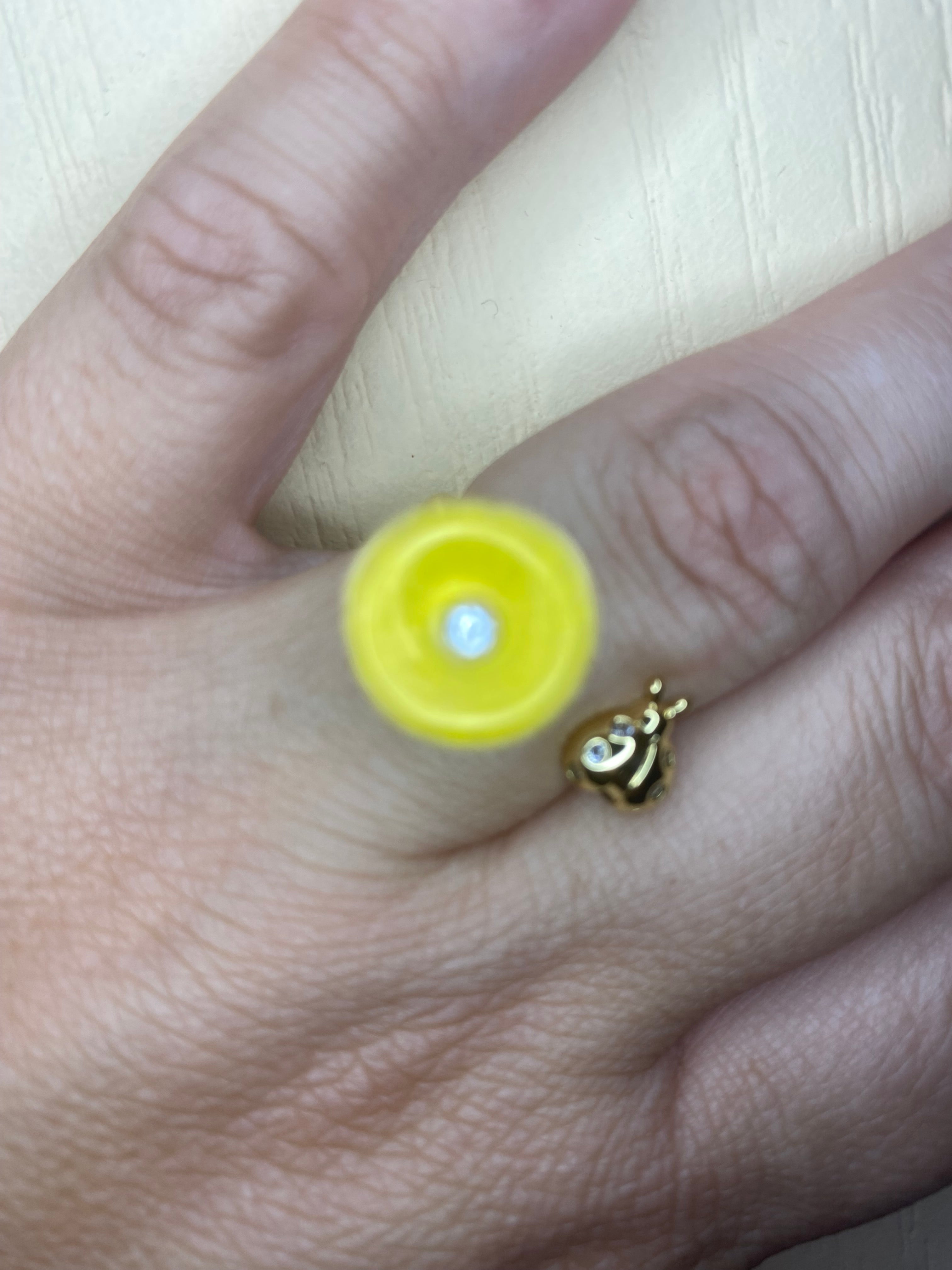 Bague fleur jaune pivotante et coccinelle dorée anti-stress ajustable