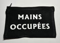 La Pochette live Noire : Mains occupées esprit leger en blanc